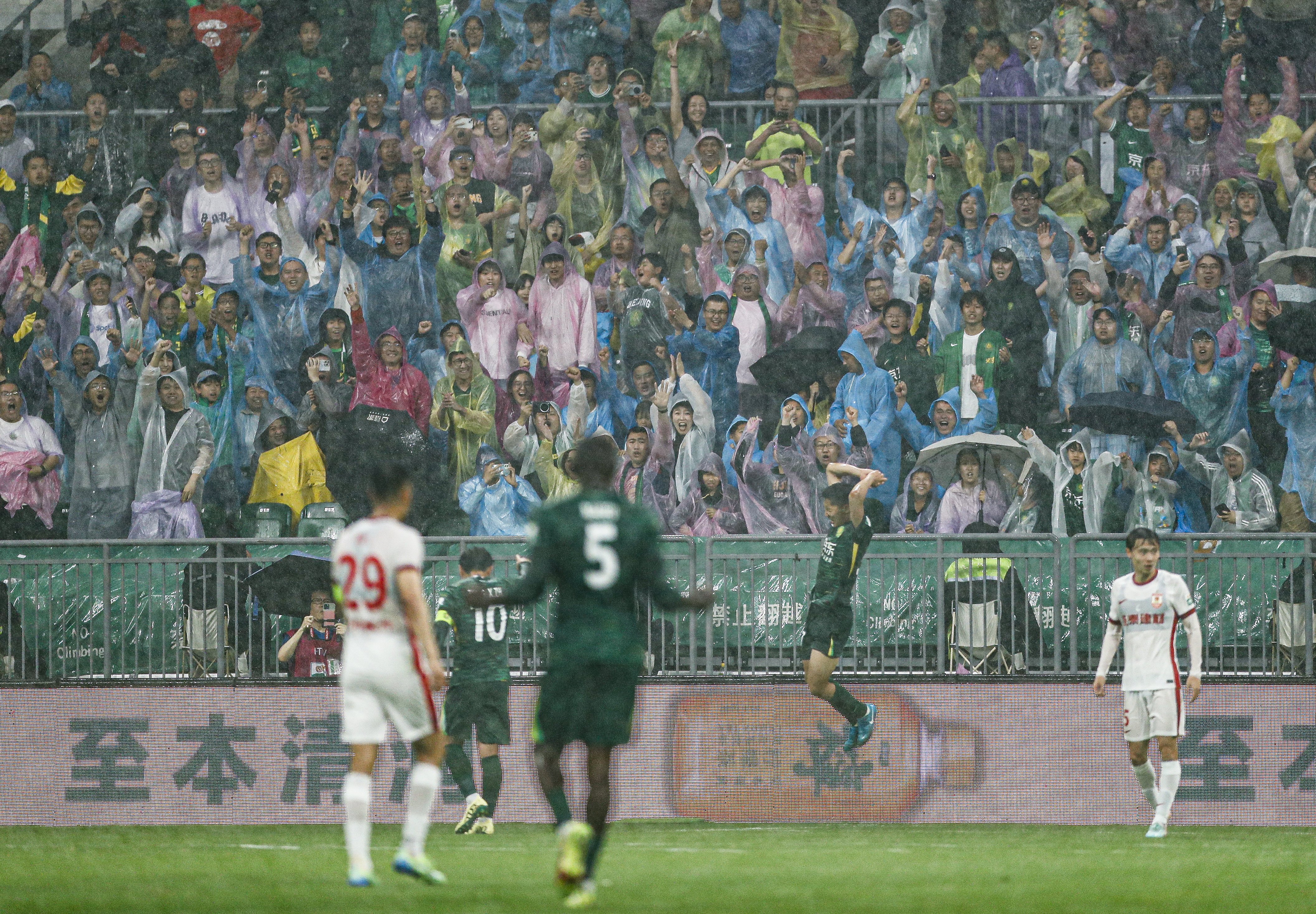 包含北京国安主场力保不败纪录，战平长春亚泰的词条