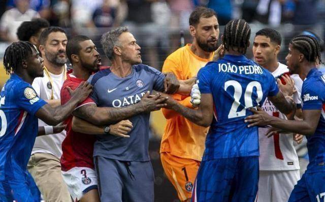 切尔西绝杀荷兰,阿什拉夫统治全场 切尔西绝杀荷兰,阿什拉夫统治全场