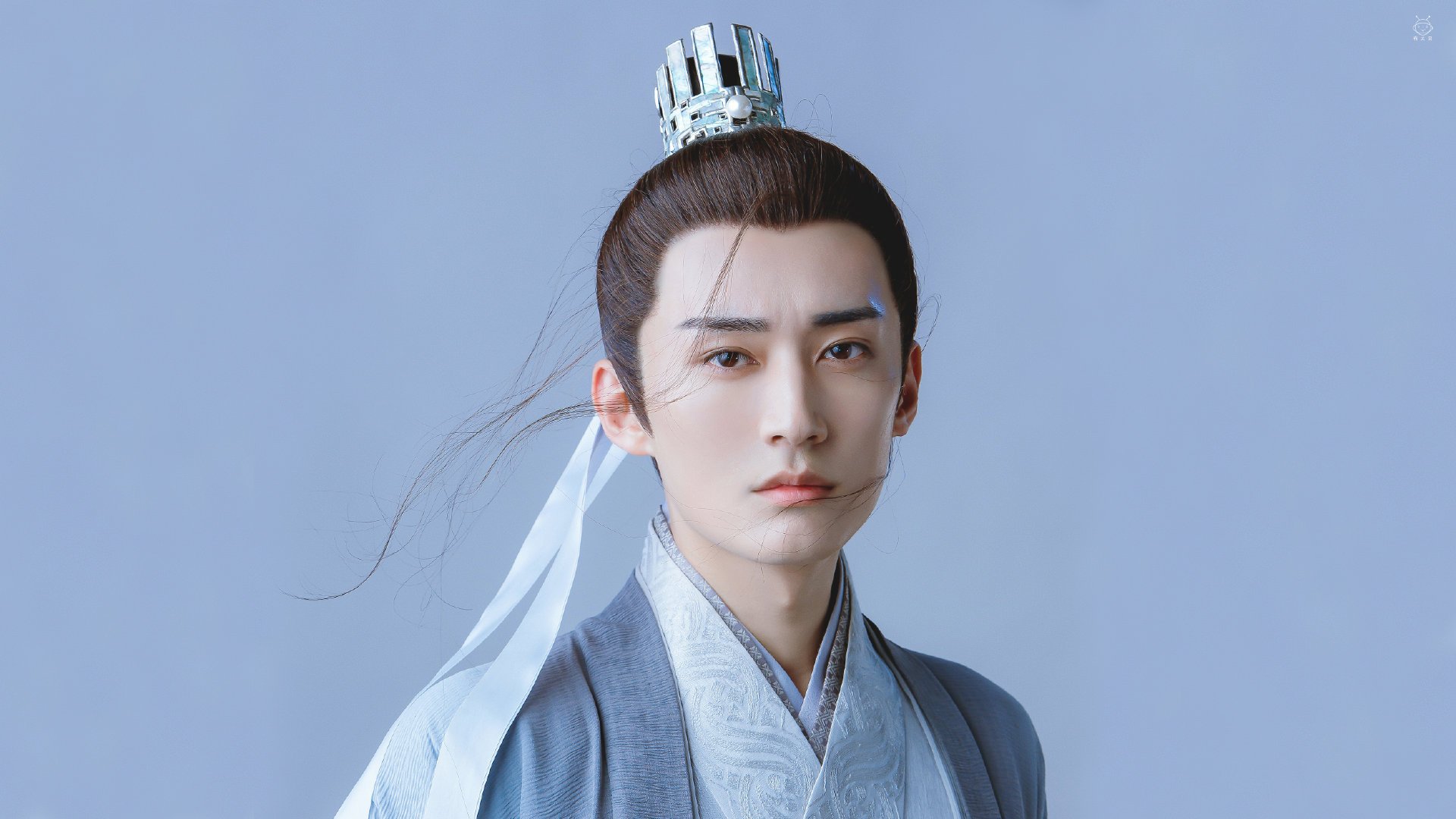 欧文的呼吸，当魔术的青春风暴遇见太阳的暮色时，谁是掌控篮球心跳的精灵？